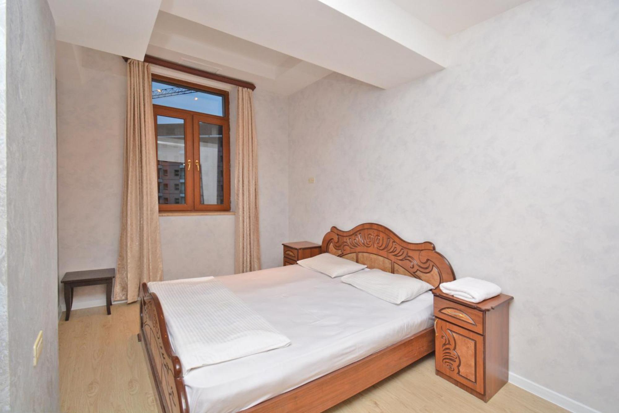Apartment In Abovyan Street, Jerevan Exteriör bild
