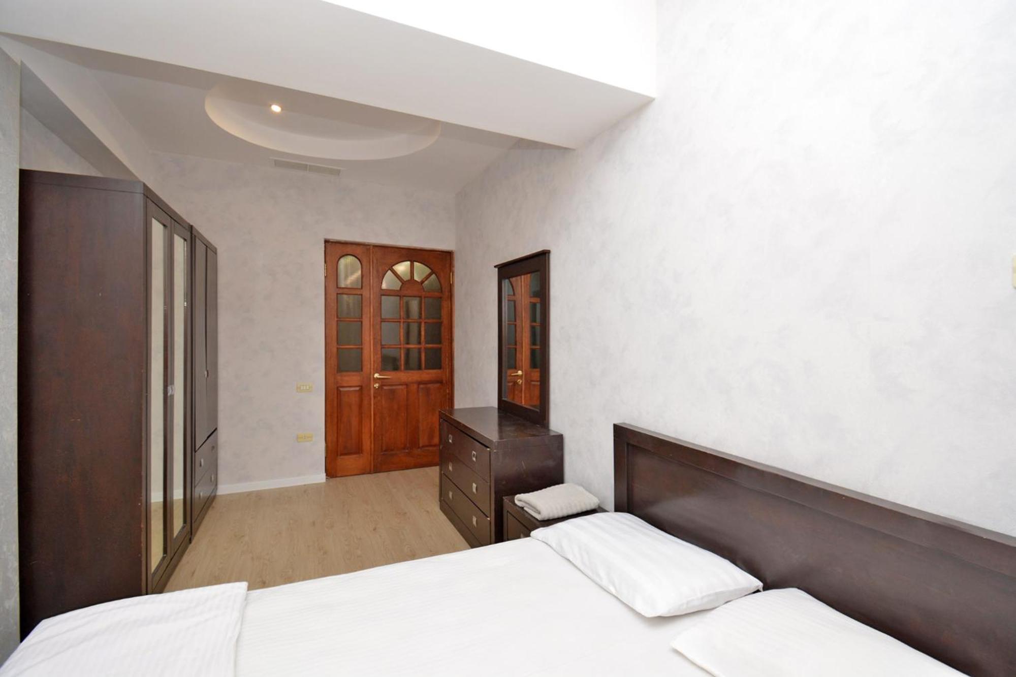 Apartment In Abovyan Street, Jerevan Exteriör bild