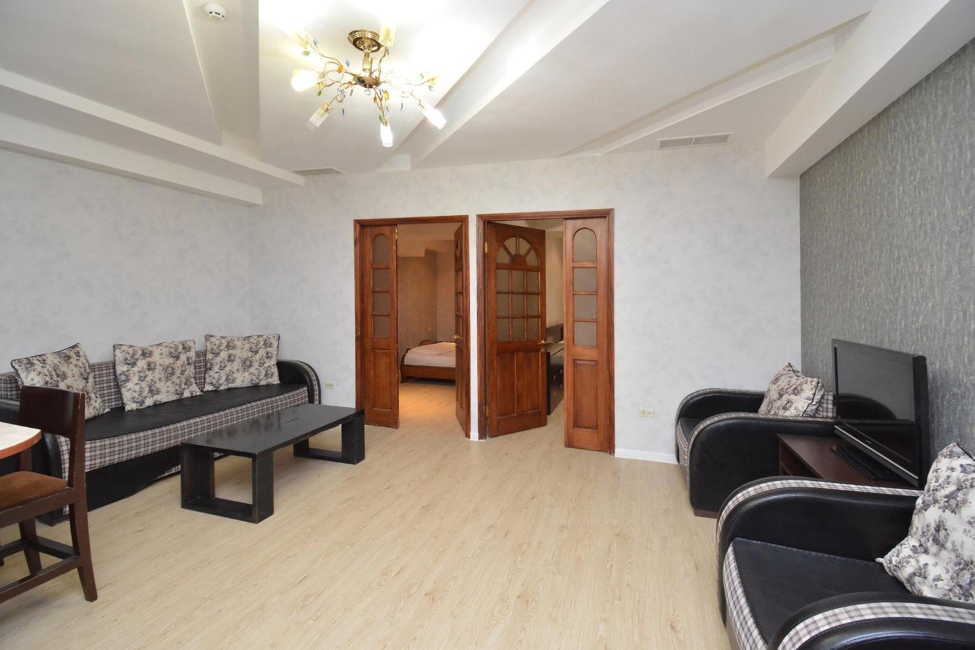 Apartment In Abovyan Street, Jerevan Exteriör bild