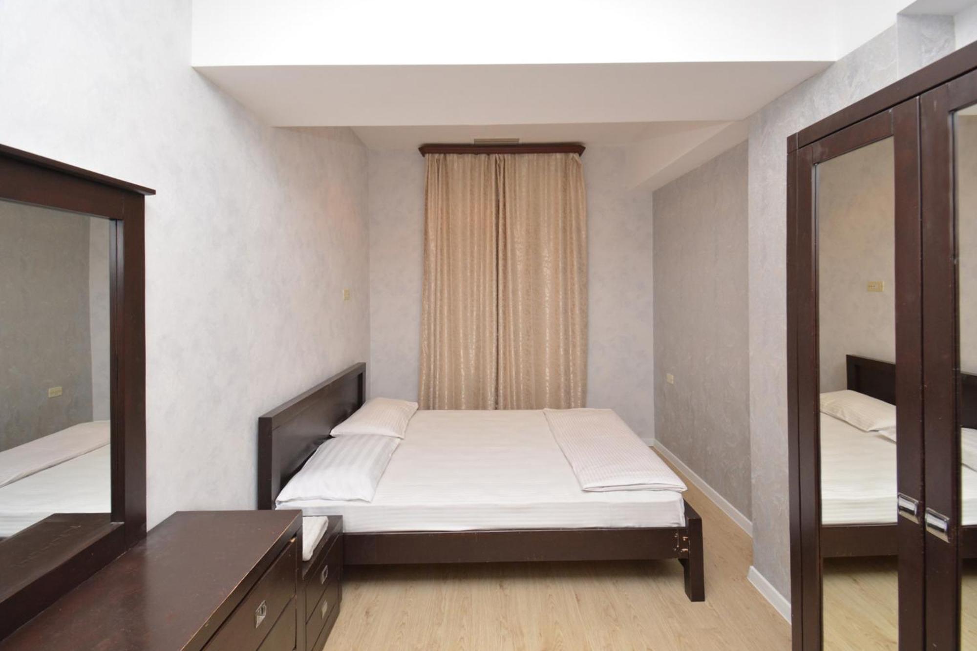 Apartment In Abovyan Street, Jerevan Exteriör bild